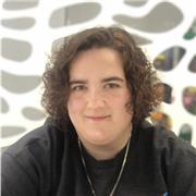 Profesora de música (tanto teoría como interpretación) para todas las edades y niveles.